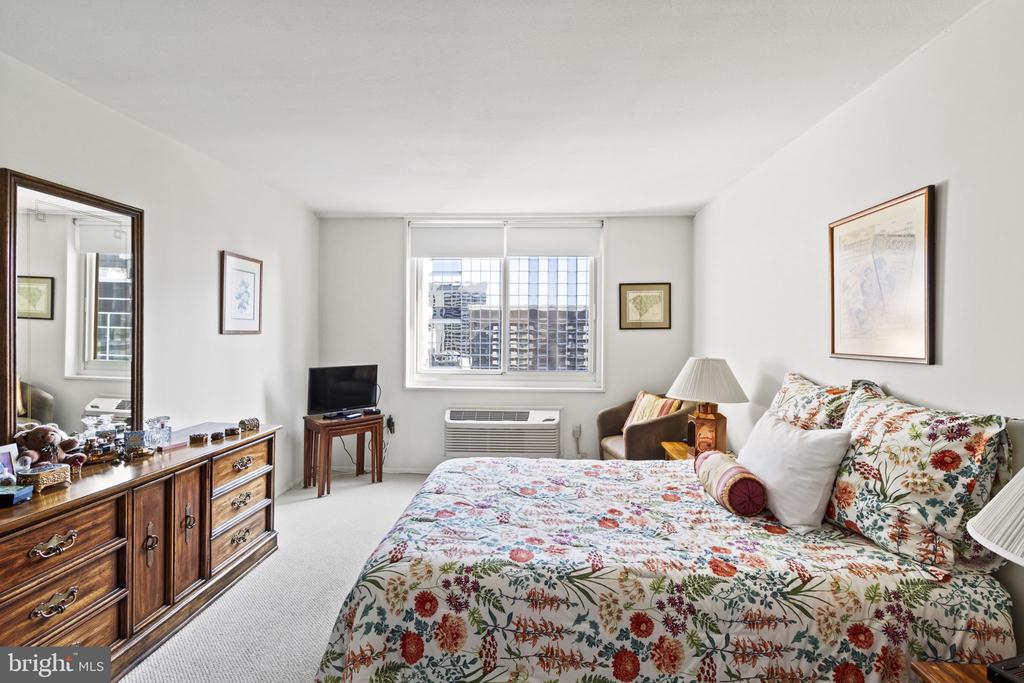 1901 JOHN F KENNEDY BOULEVARD 2808
