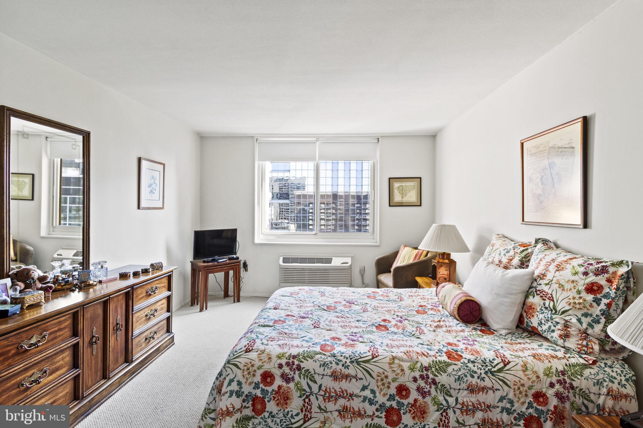 1901 JOHN F KENNEDY BOULEVARD 2808