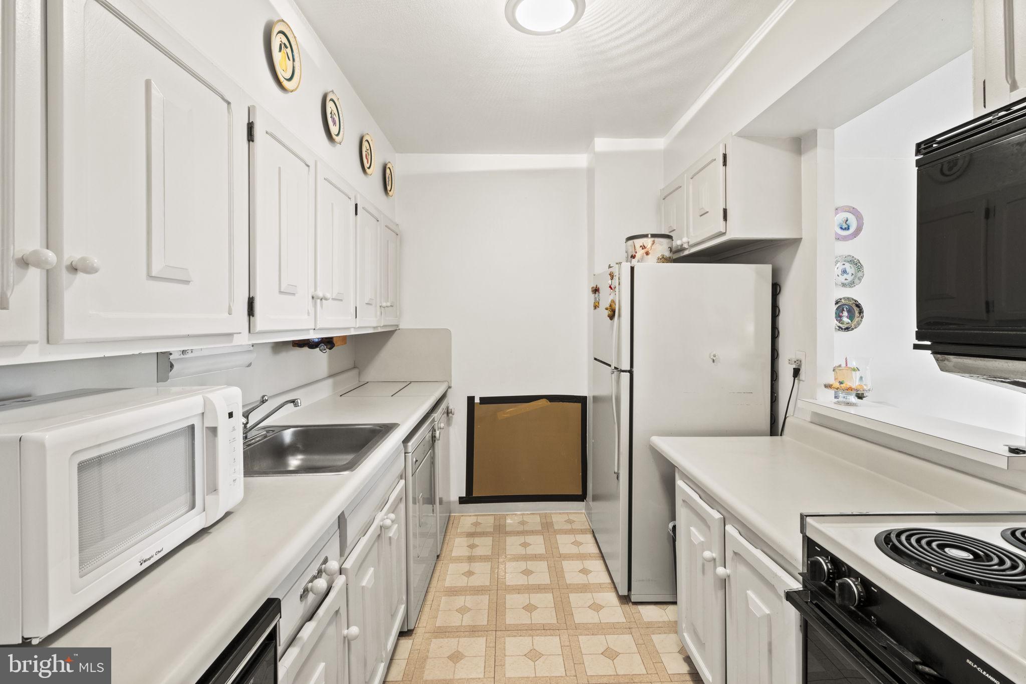 1901 JOHN F KENNEDY BOULEVARD 2808