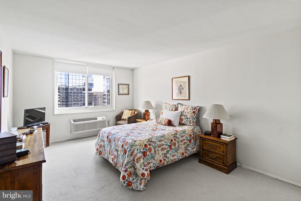 1901 JOHN F KENNEDY BOULEVARD 2808