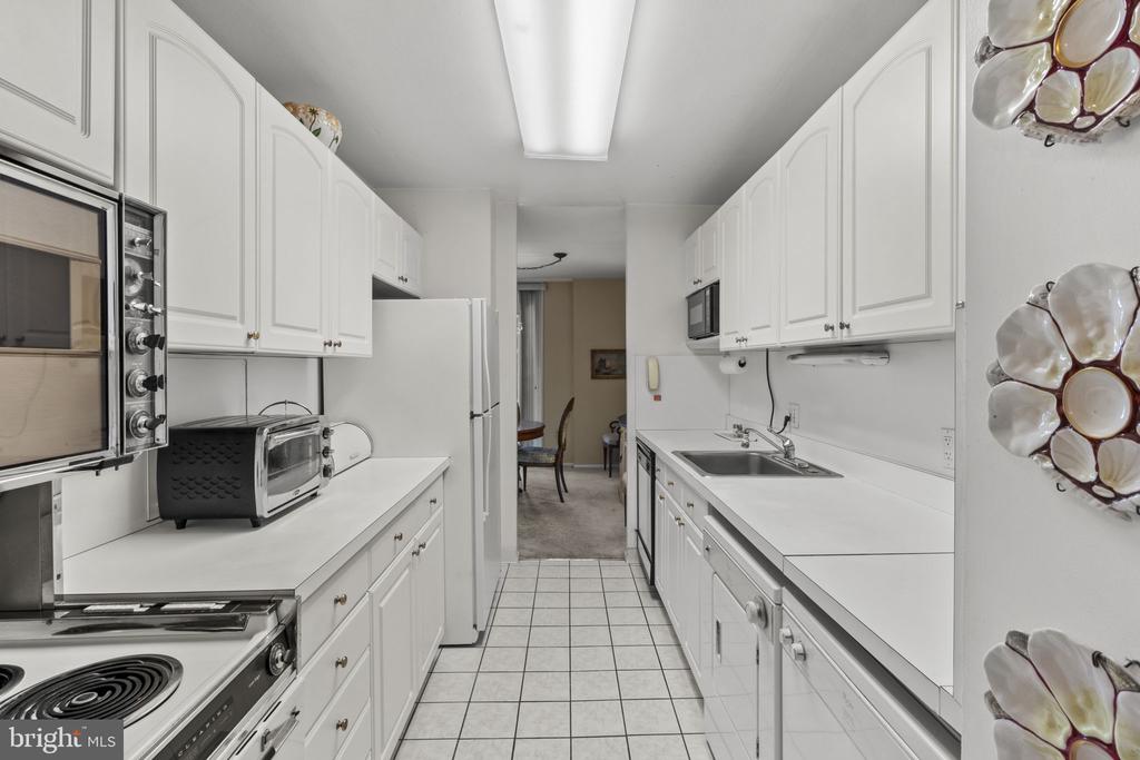 1901 JOHN F KENNEDY BOULEVARD 2507