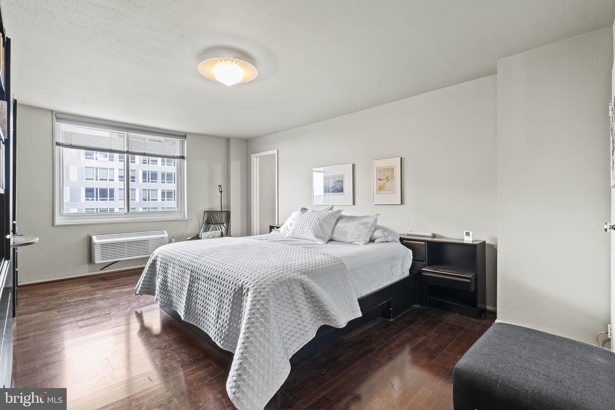 1901 JOHN F KENNEDY BOULEVARD 1104-05