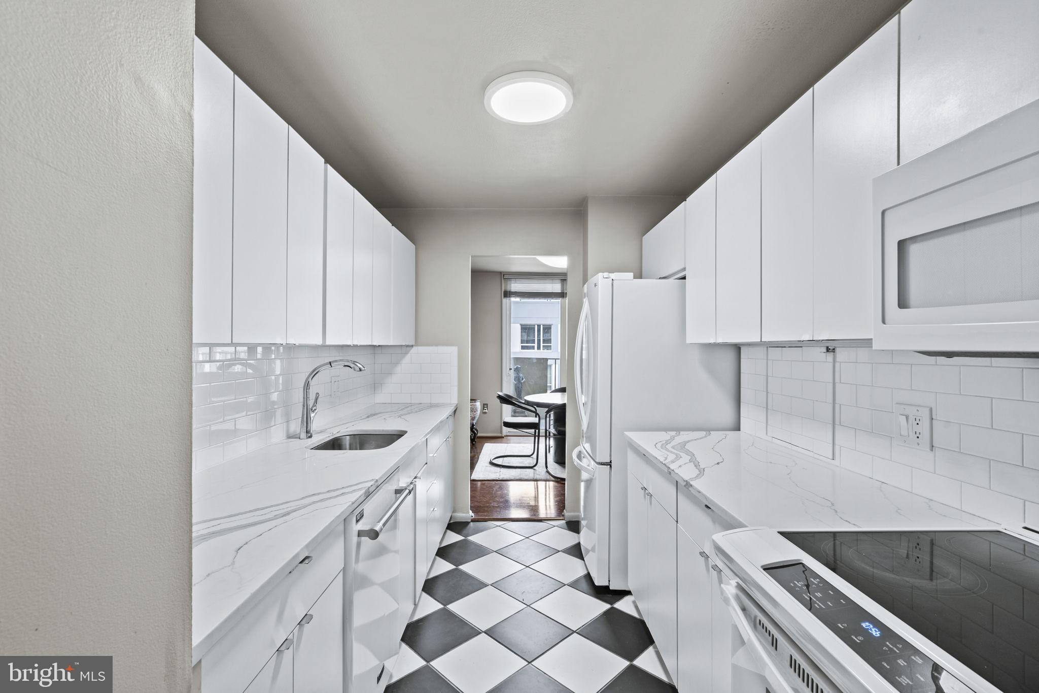 1901 JOHN F KENNEDY BOULEVARD 1104-05