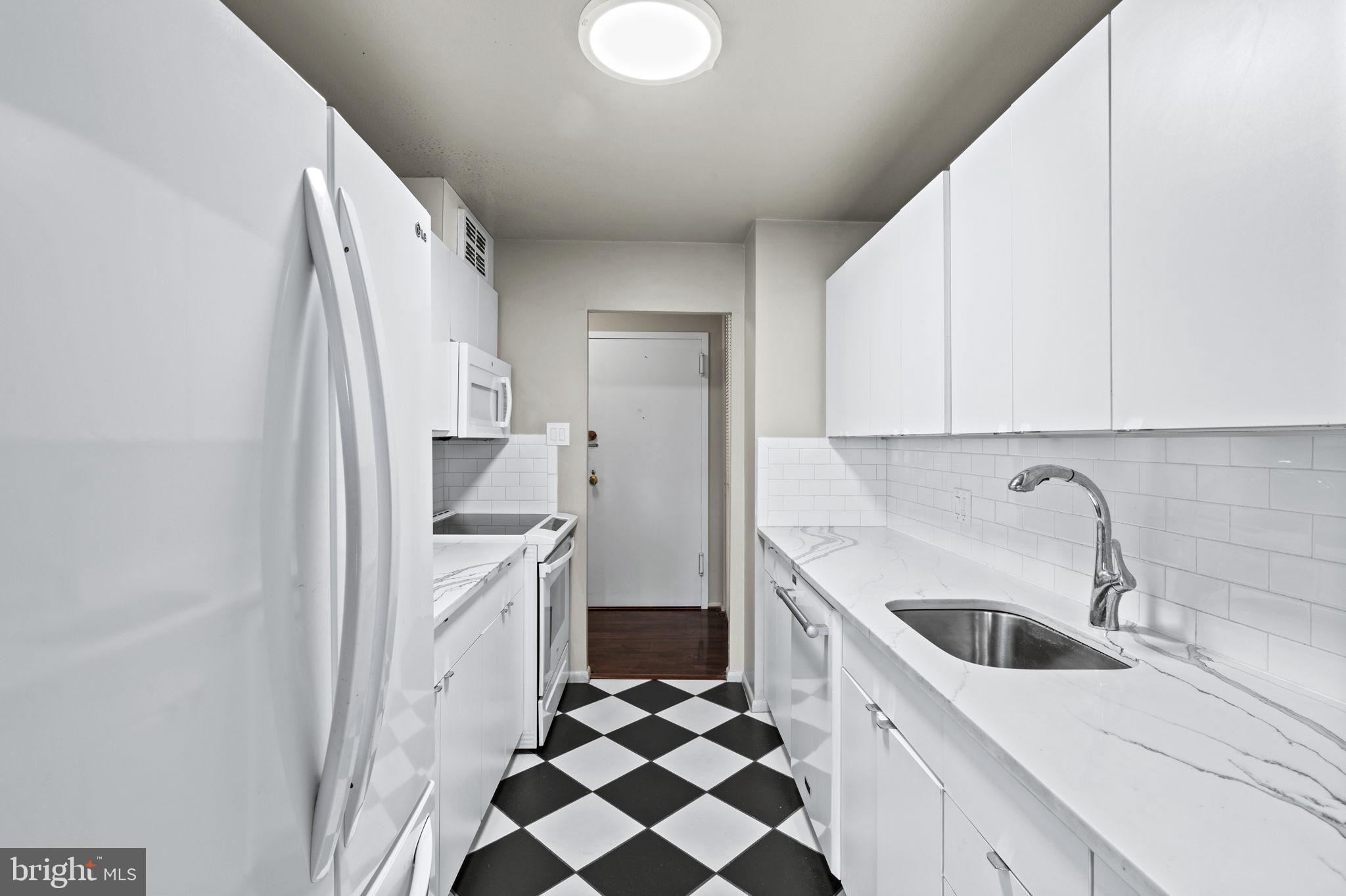 1901 JOHN F KENNEDY BOULEVARD 1104-05