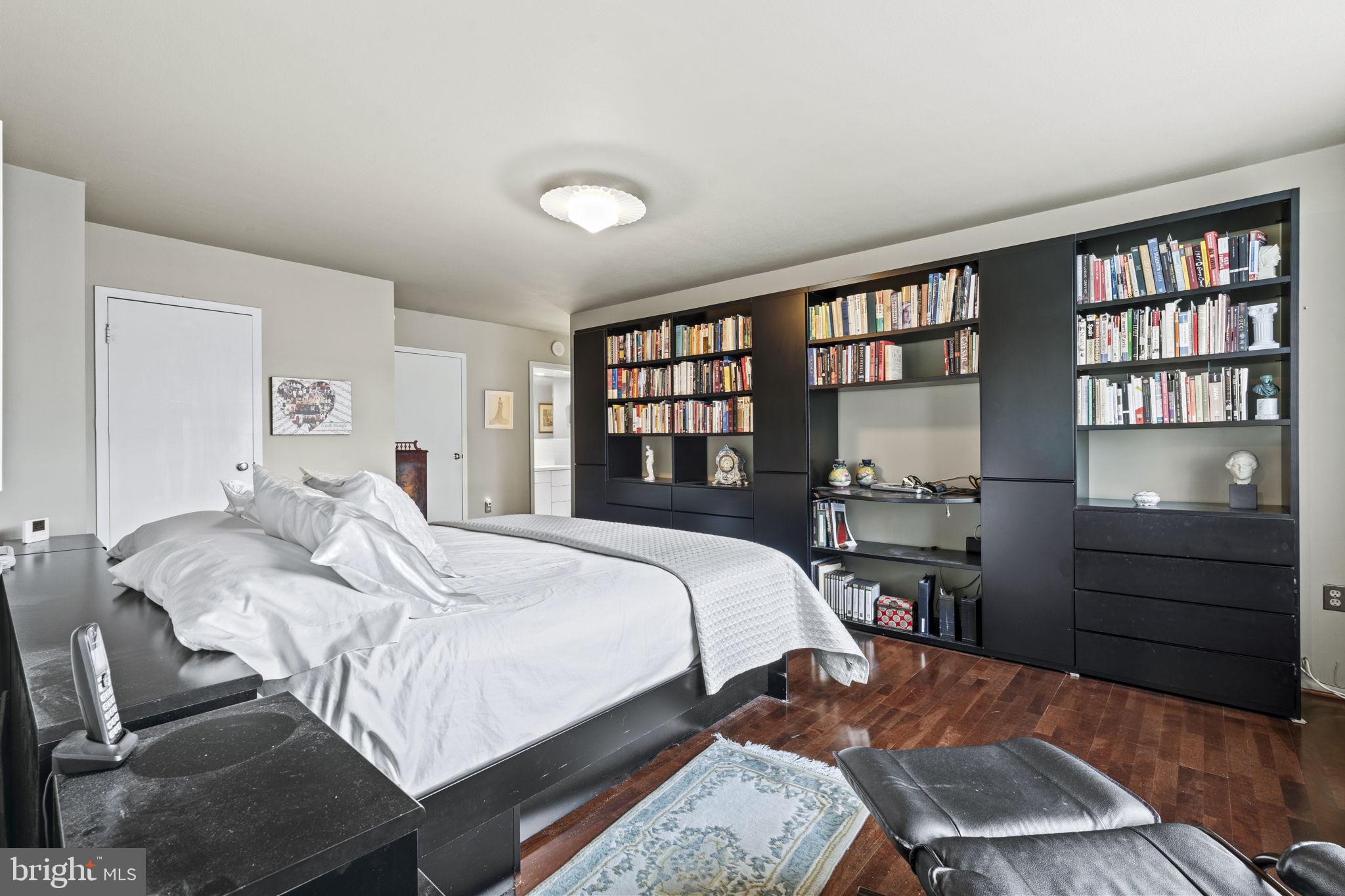 1901 JOHN F KENNEDY BOULEVARD 1104-05
