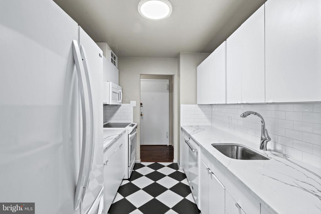 1901 JOHN F KENNEDY BOULEVARD 1104-05
