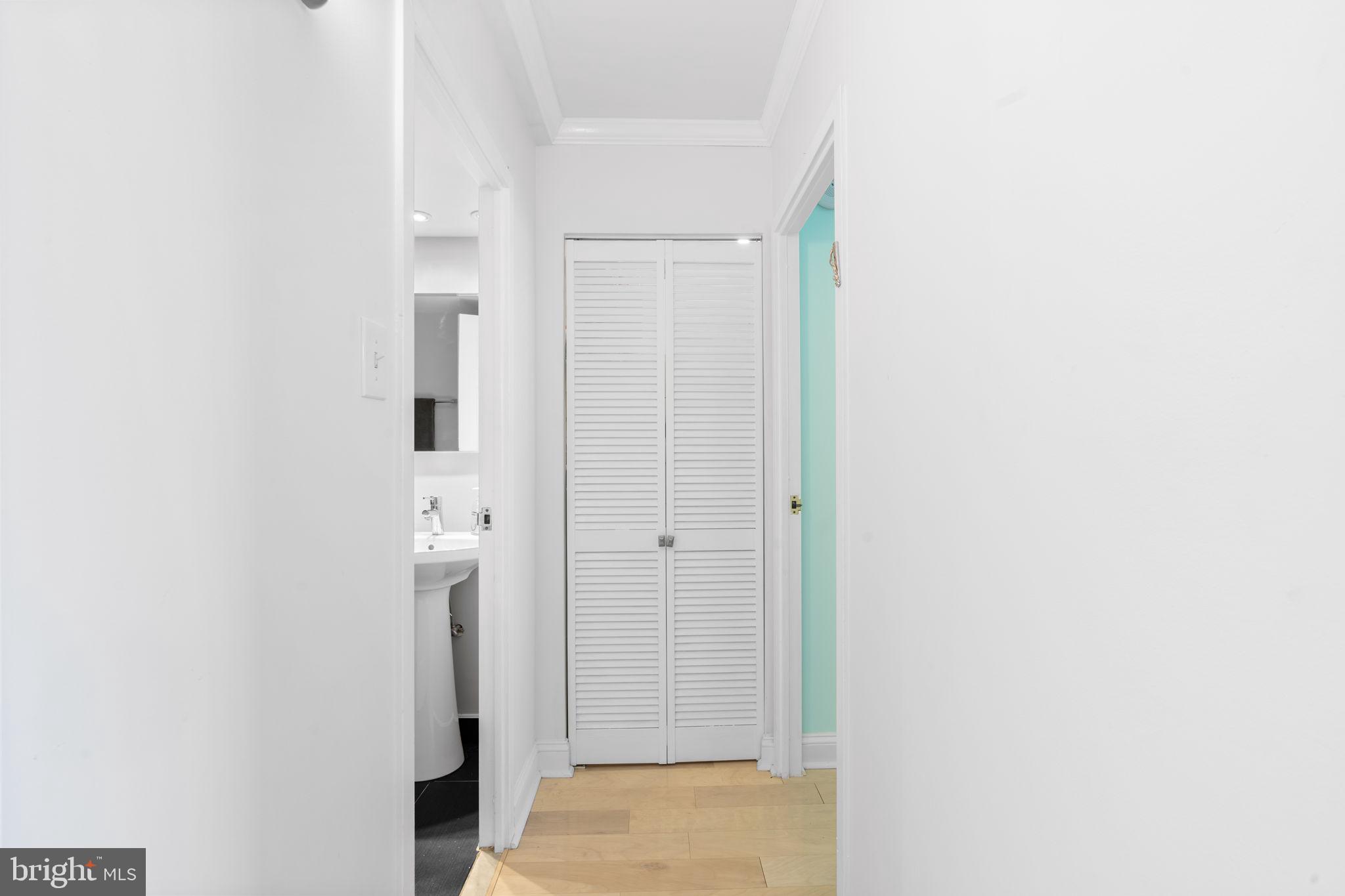 1901 JOHN F KENNEDY BOULEVARD 2324