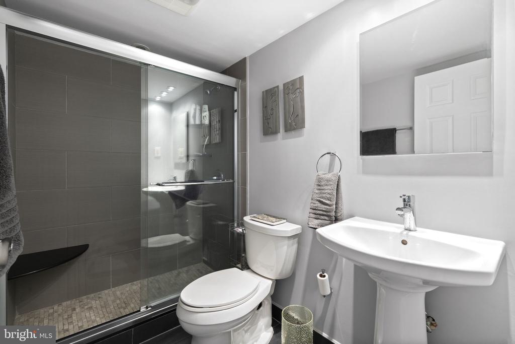 1901 JOHN F KENNEDY BOULEVARD 2324