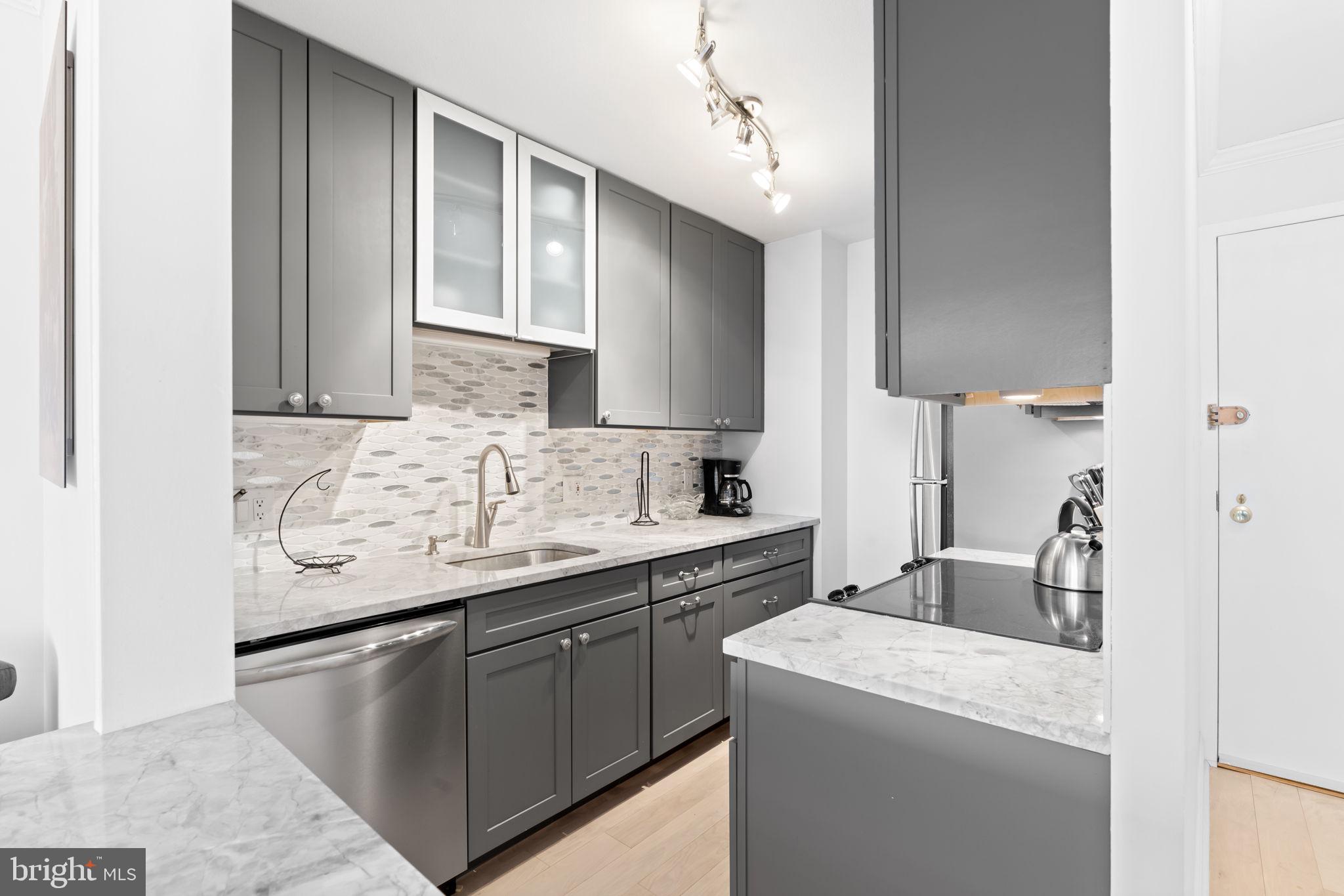 1901 JOHN F KENNEDY BOULEVARD 2324