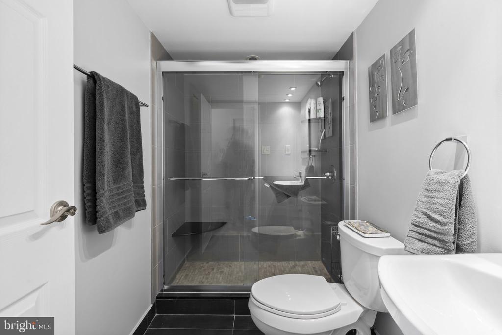1901 JOHN F KENNEDY BOULEVARD 2324