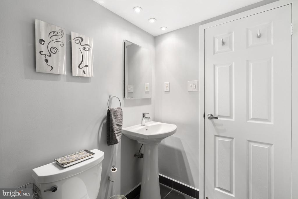 1901 JOHN F KENNEDY BOULEVARD 2324