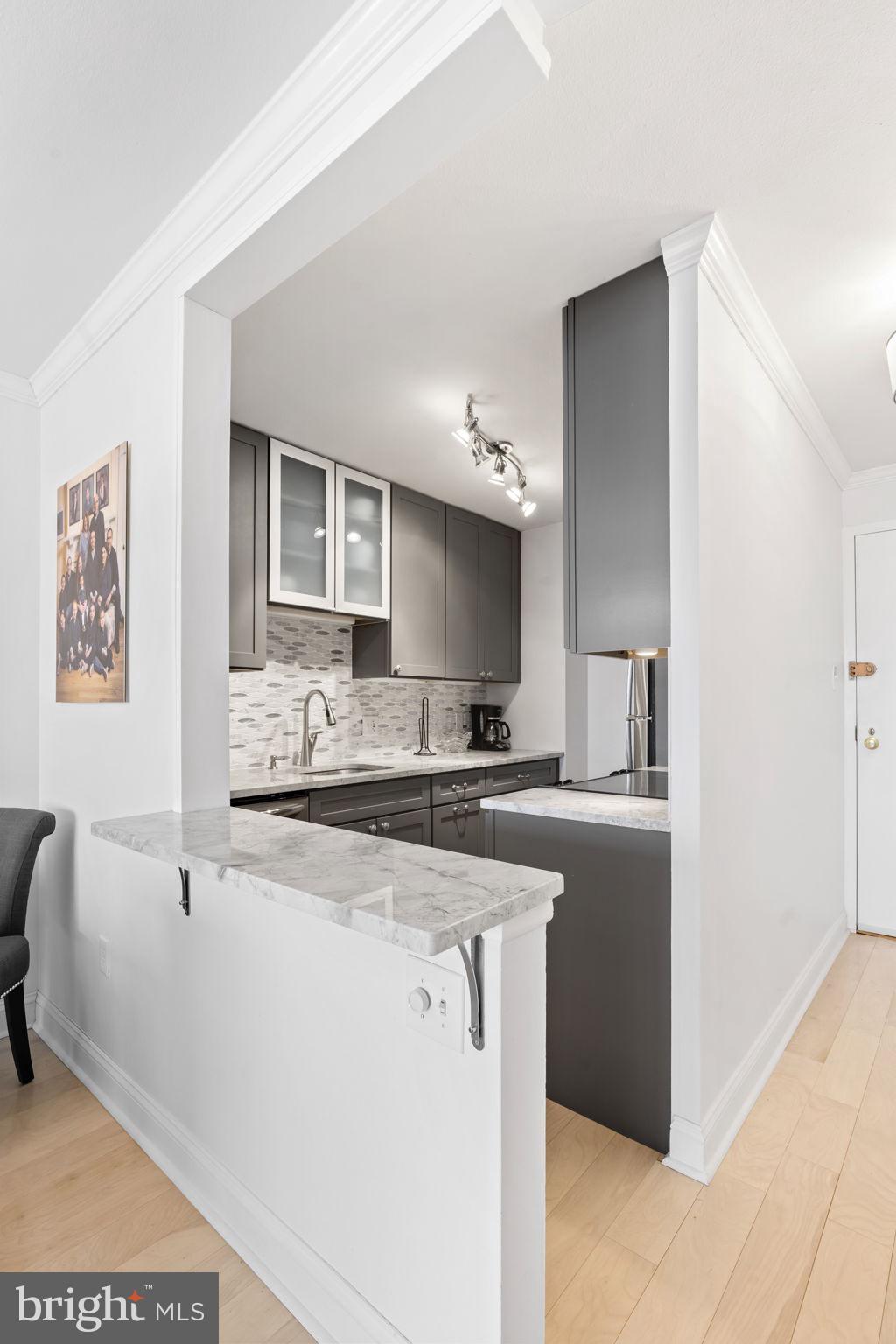 1901 JOHN F KENNEDY BOULEVARD 2324