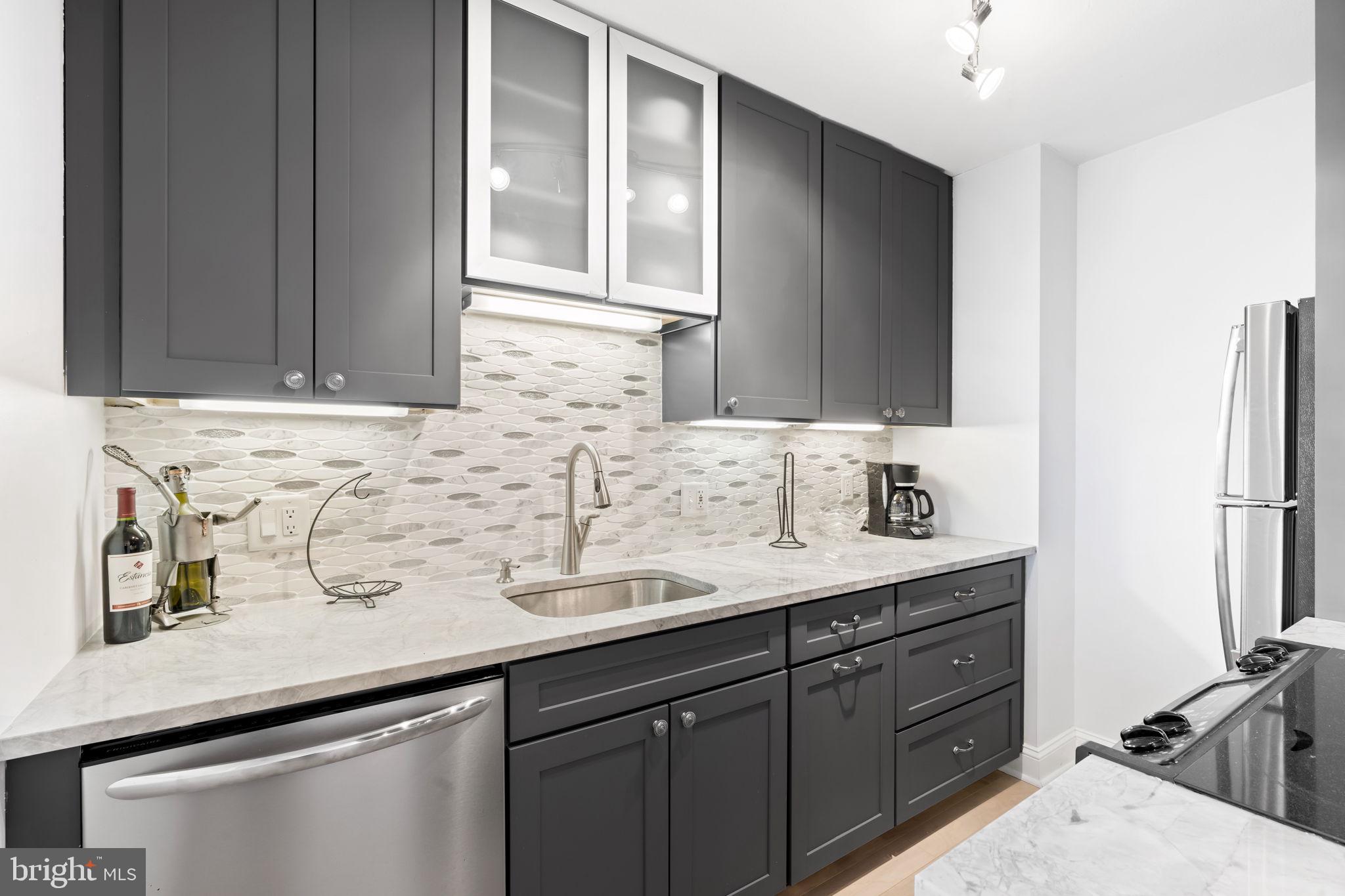 1901 JOHN F KENNEDY BOULEVARD 2324