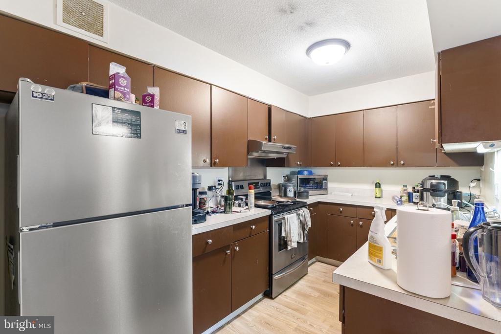1420 LOCUST STREET 25 F
