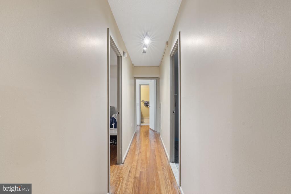 1420 LOCUST STREET 25 F
