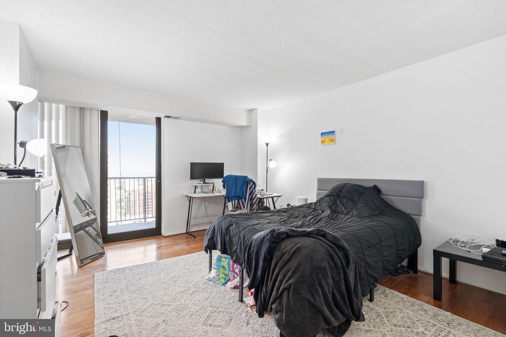 1420 LOCUST STREET 25 F