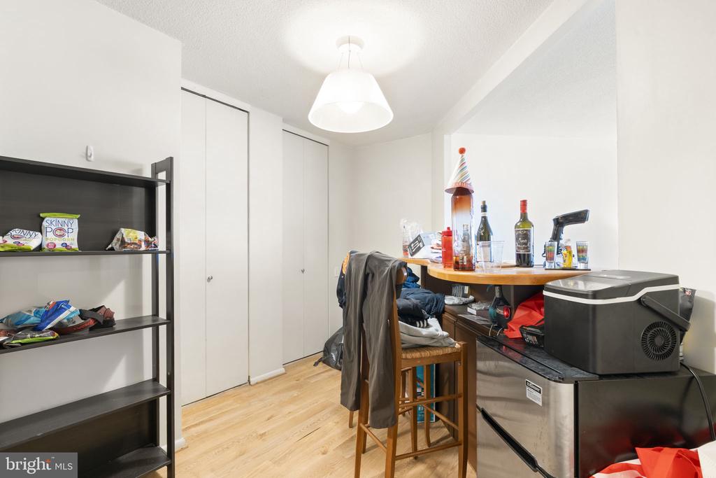 1420 LOCUST STREET 25 F