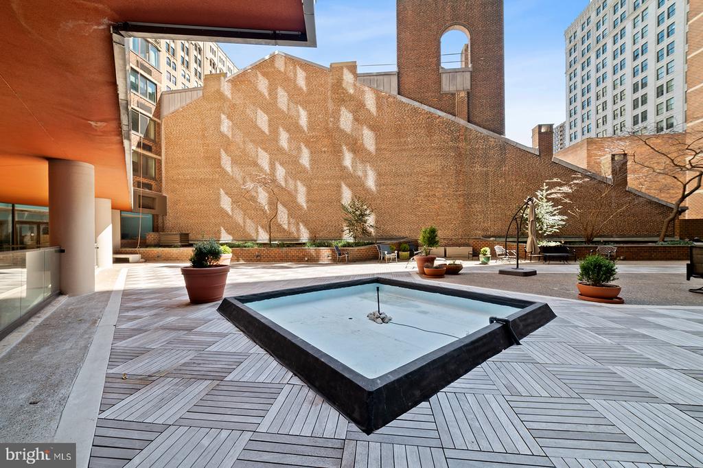1420 LOCUST STREET 25 F