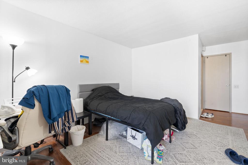 1420 LOCUST STREET 25 F