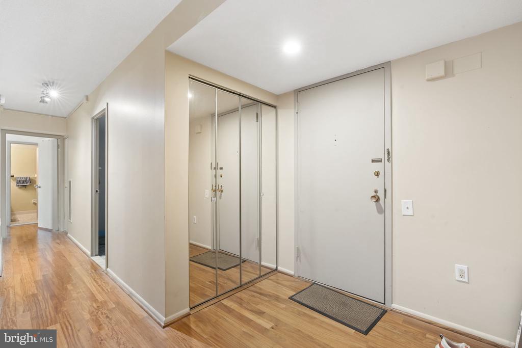 1420 LOCUST STREET 25 F