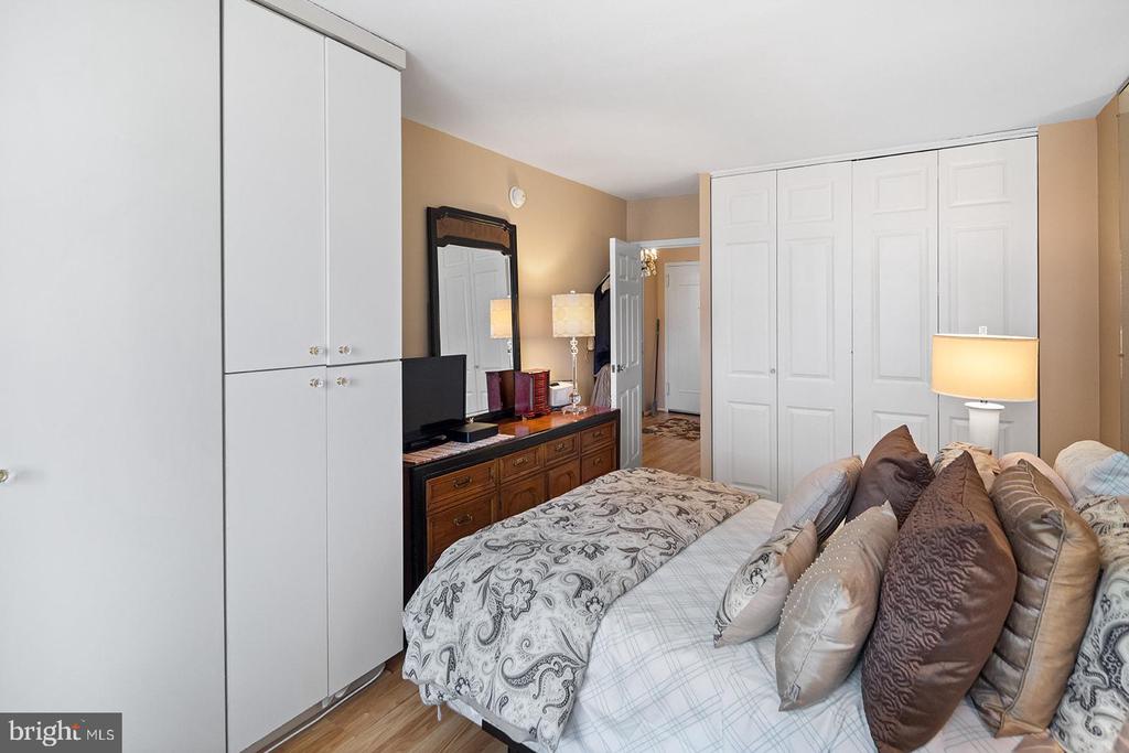 1901 JOHN F KENNEDY BOULEVARD 2119