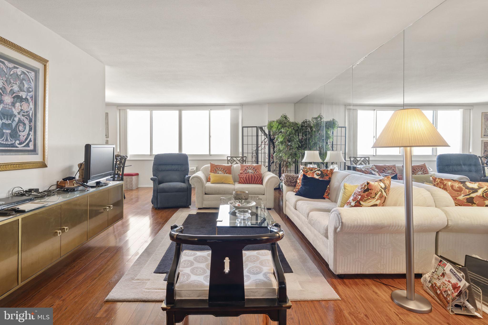 1901 JOHN F KENNEDY BOULEVARD 2801