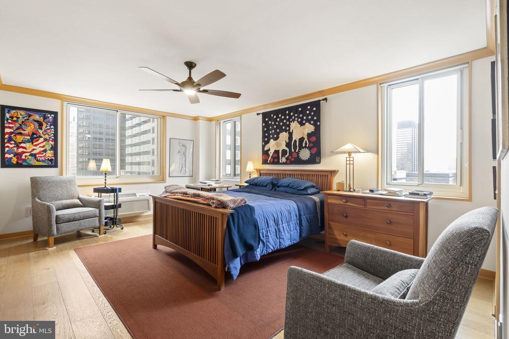 1901 JOHN F KENNEDY BOULEVARD 1020