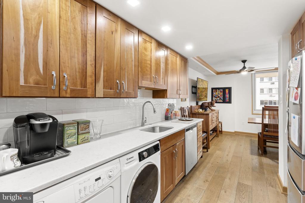 1901 JOHN F KENNEDY BOULEVARD 1020