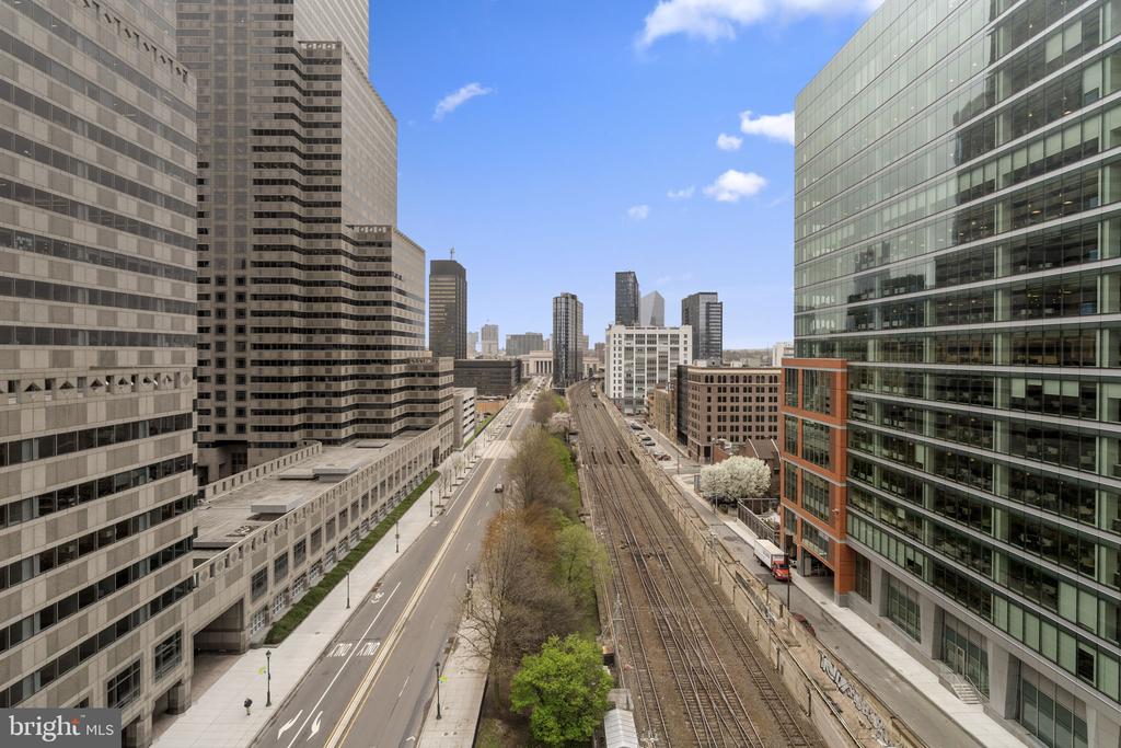 1901 JOHN F KENNEDY BOULEVARD 1020