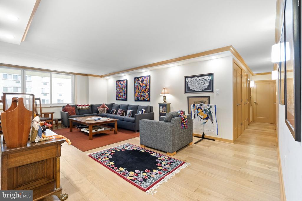 1901 JOHN F KENNEDY BOULEVARD 1020