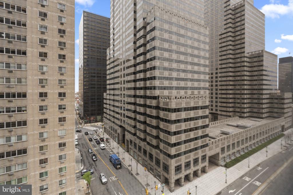 1901 JOHN F KENNEDY BOULEVARD 1020