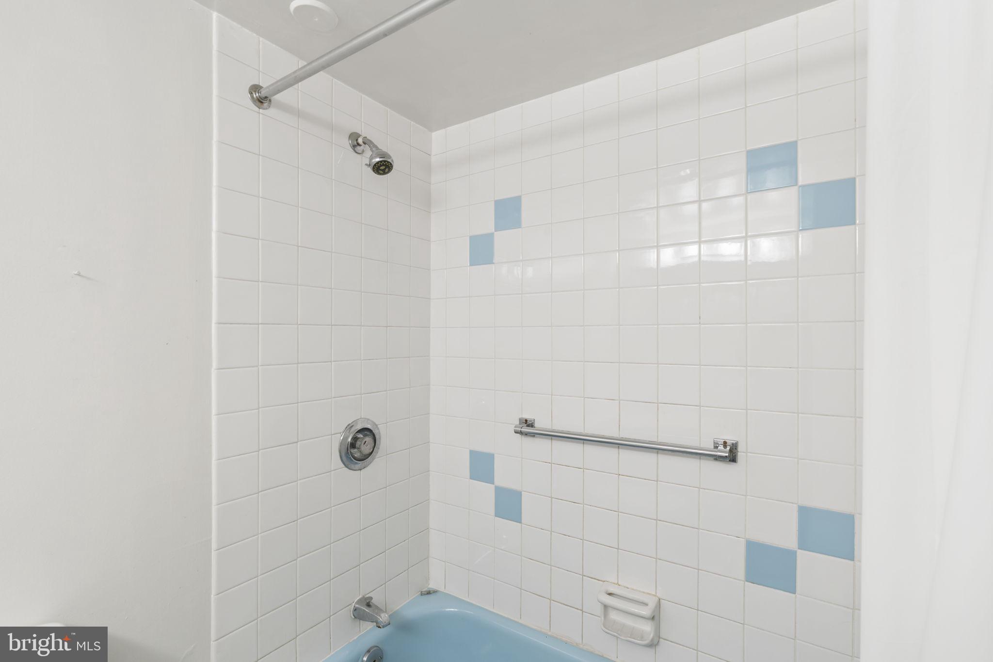 1901 JOHN F KENNEDY BOULEVARD 810
