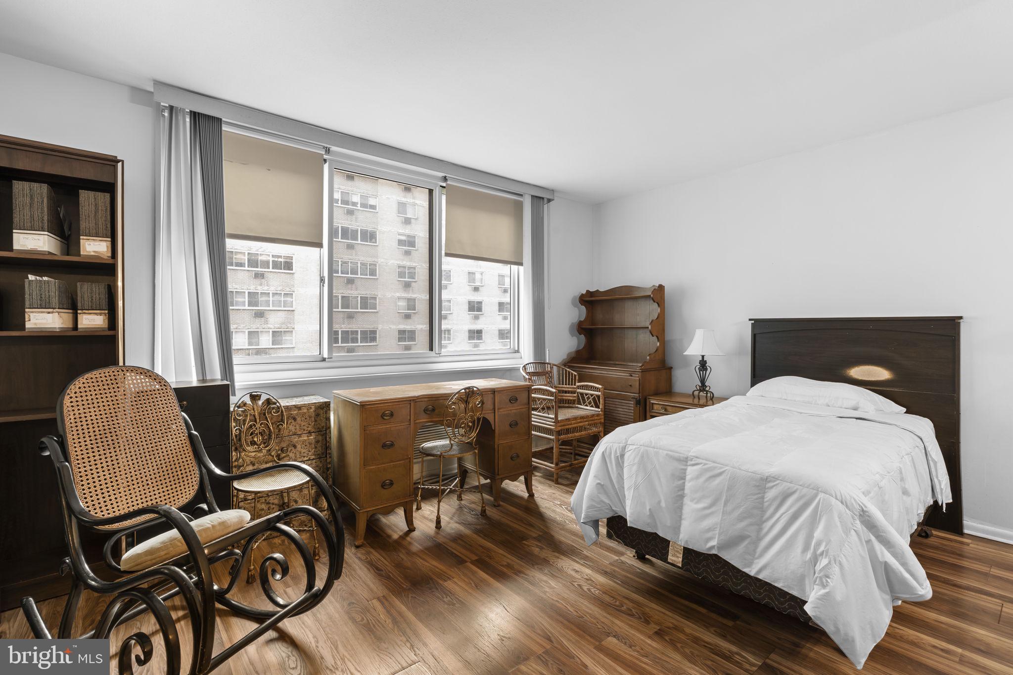 1901 JOHN F KENNEDY BOULEVARD 810