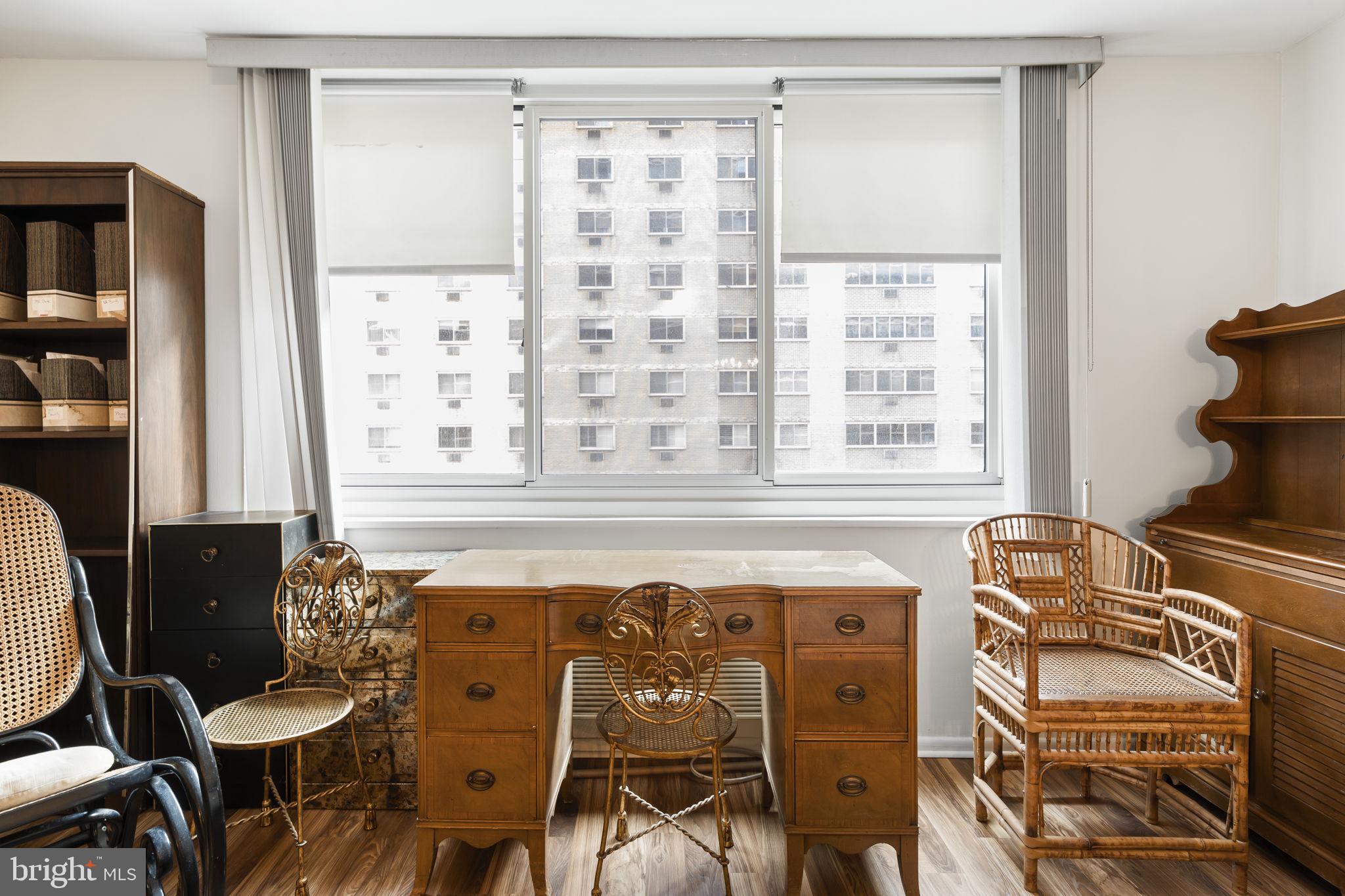 1901 JOHN F KENNEDY BOULEVARD 810