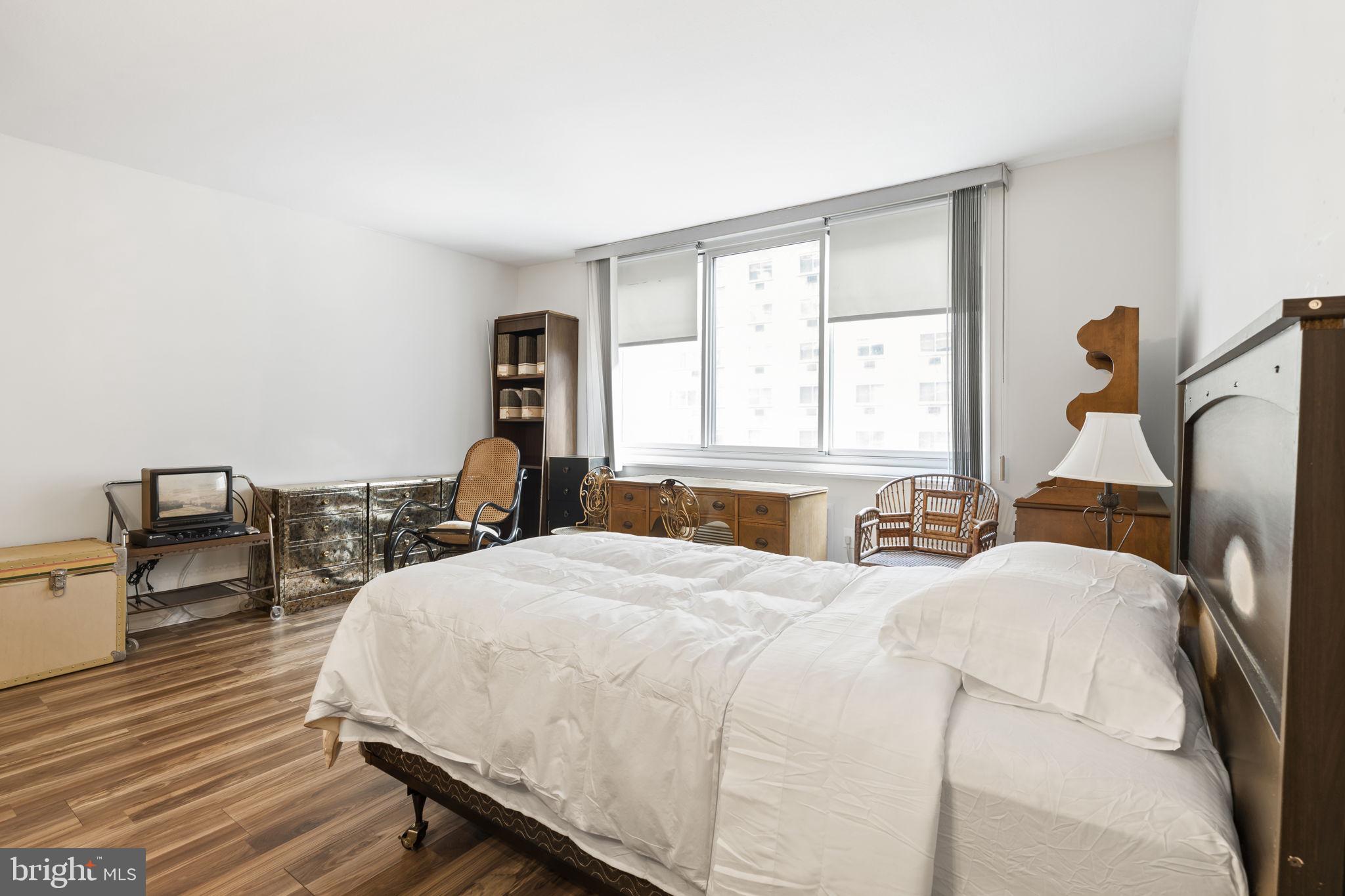 1901 JOHN F KENNEDY BOULEVARD 810