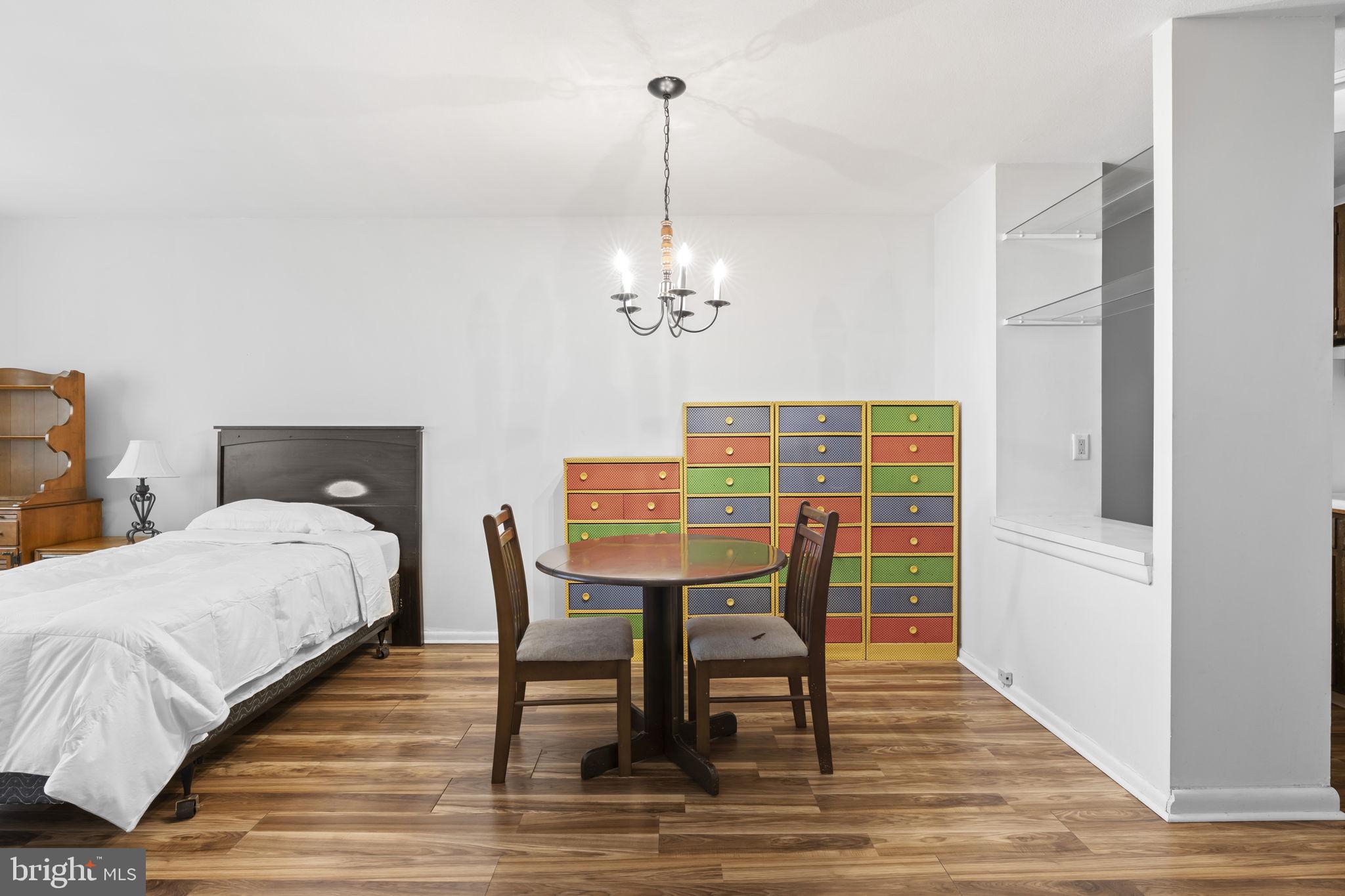 1901 JOHN F KENNEDY BOULEVARD 810