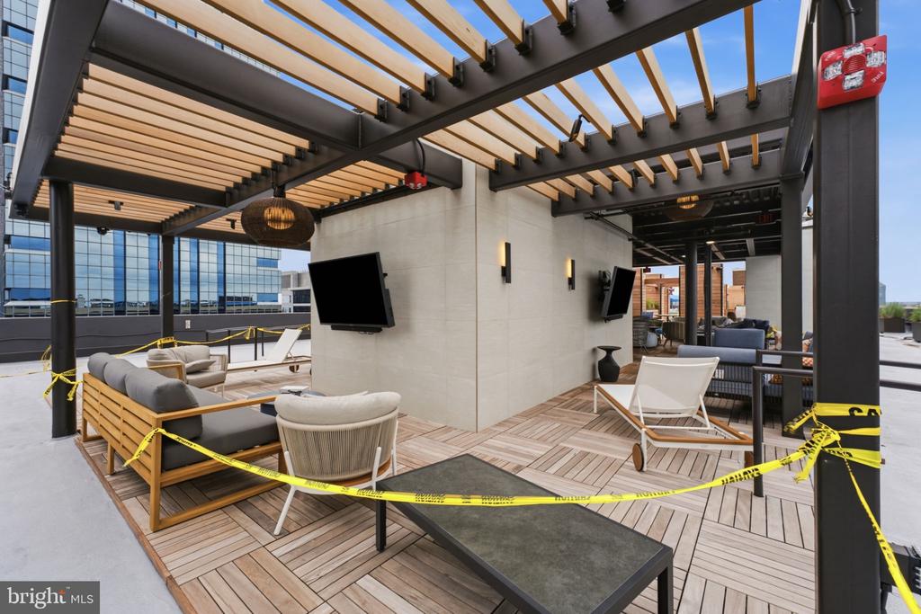 1901 JOHN F KENNEDY BOULEVARD 810