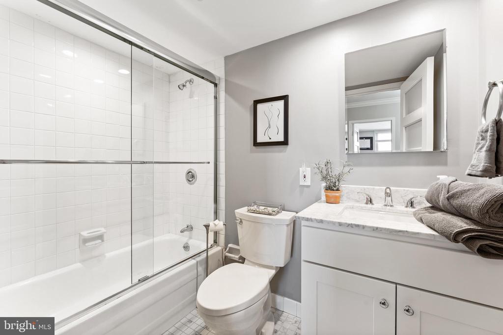 1901 JOHN F KENNEDY BOULEVARD 2306