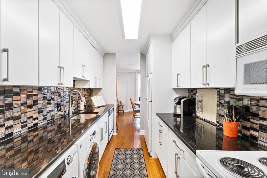 1901 JOHN F KENNEDY BOULEVARD 2306
