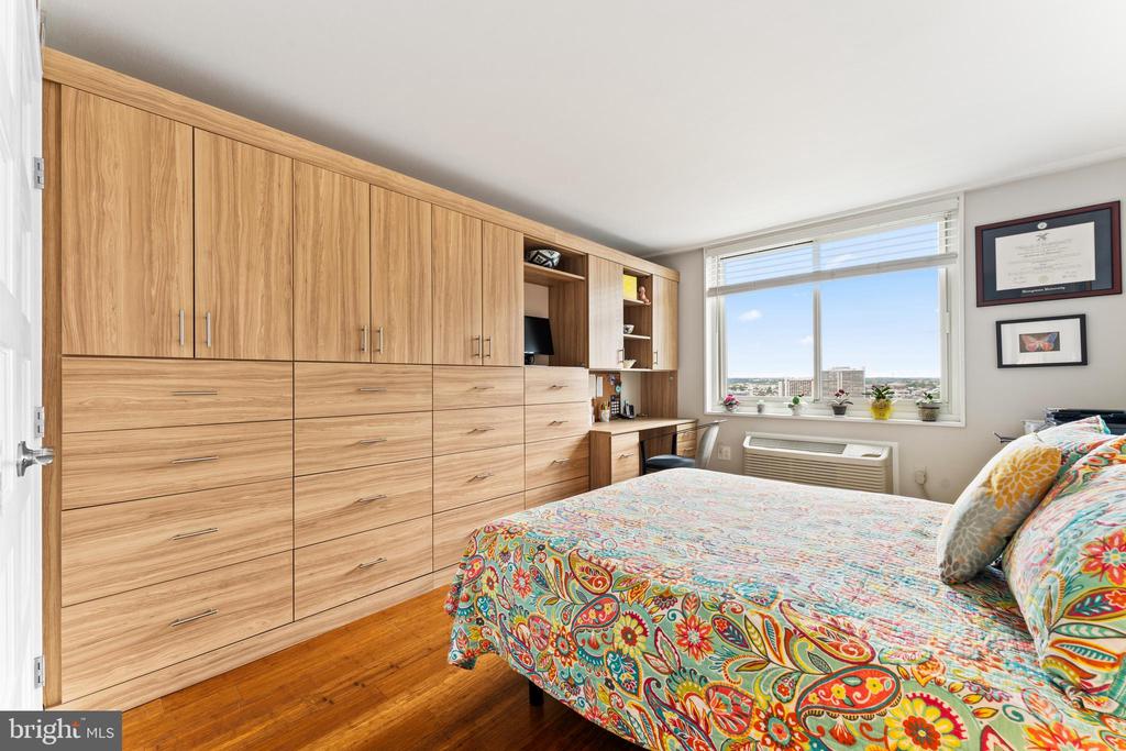 1901 JOHN F KENNEDY BOULEVARD 2306