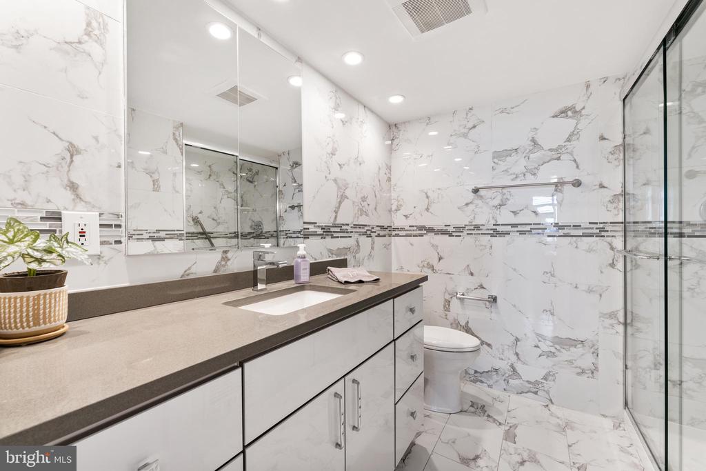 1901 JOHN F KENNEDY BOULEVARD 2306