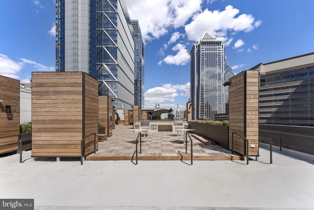 1901 JOHN F KENNEDY BOULEVARD 2306