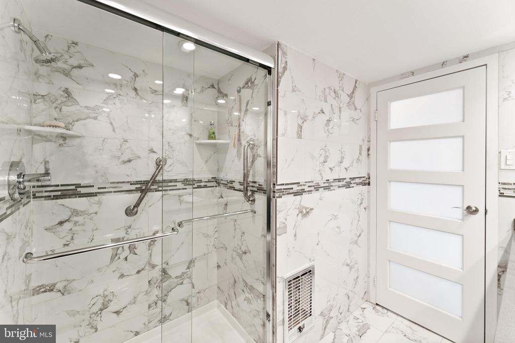 1901 JOHN F KENNEDY BOULEVARD 2306