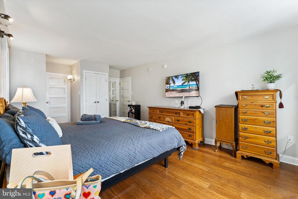 1901 JOHN F KENNEDY BOULEVARD 2306