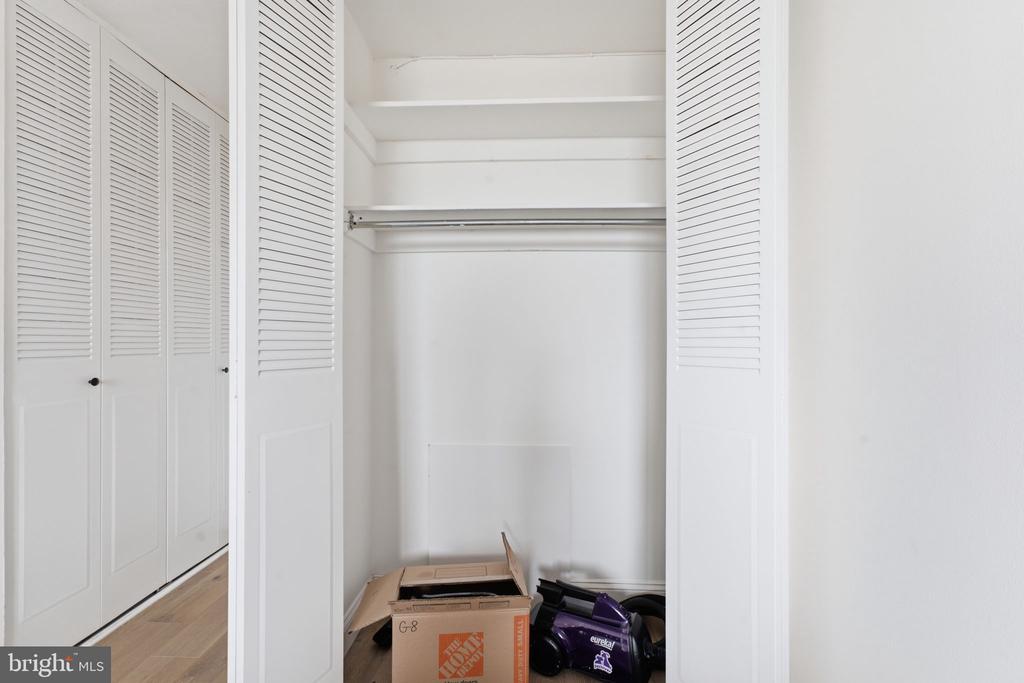 1901 JOHN F KENNEDY BOULEVARD Unit: 1824
