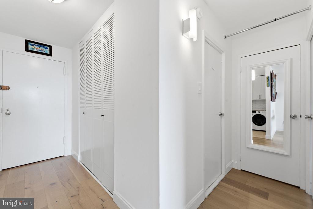 1901 JOHN F KENNEDY BOULEVARD Unit: 1824