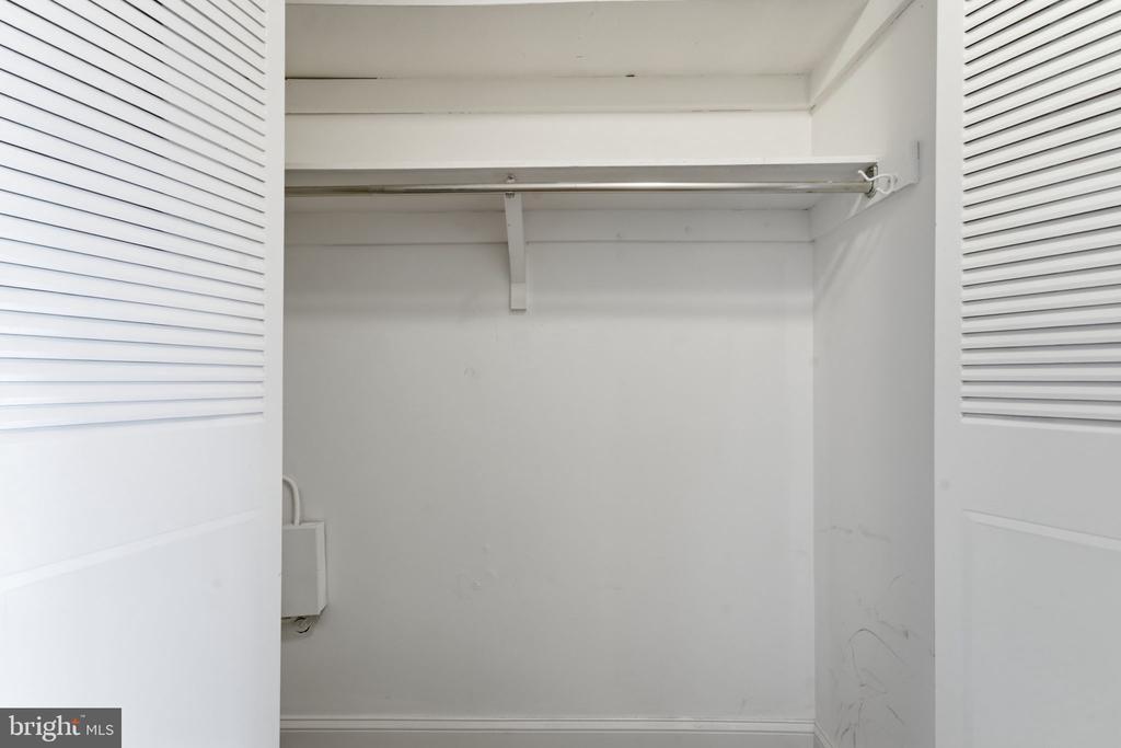 1901 JOHN F KENNEDY BOULEVARD Unit: 1824