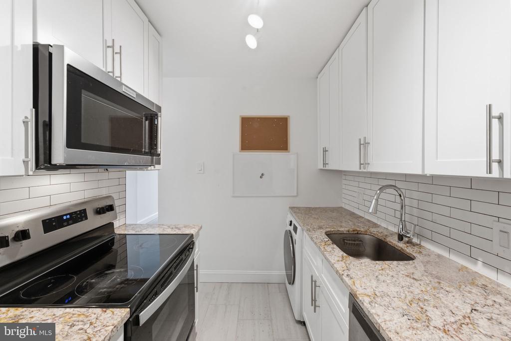 1901 JOHN F KENNEDY BOULEVARD Unit: 1824