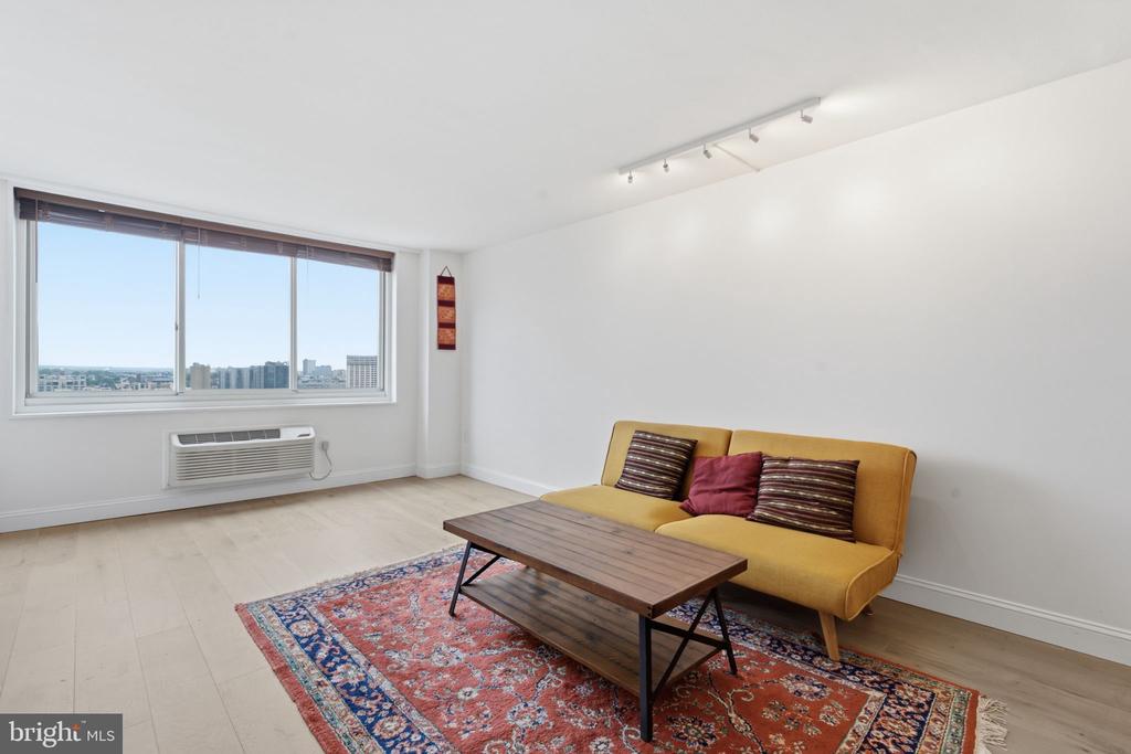 1901 JOHN F KENNEDY BOULEVARD Unit: 1824
