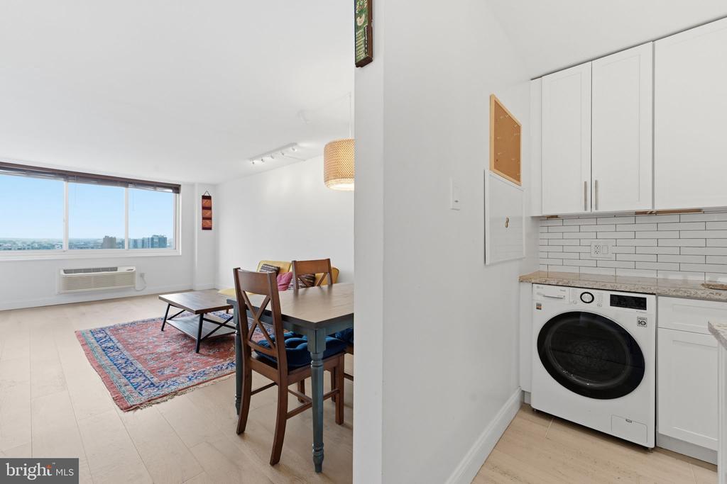 1901 JOHN F KENNEDY BOULEVARD Unit: 1824